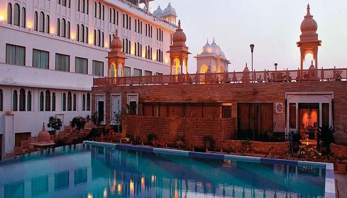 how can we reach udaipur