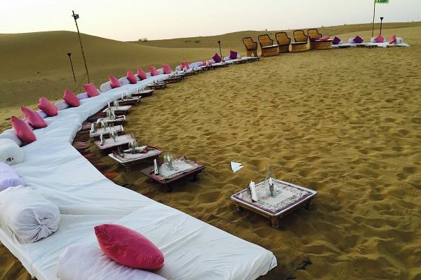 Jaisalmer Jeep Safari with Buffet Dinner, Dance and Transfers